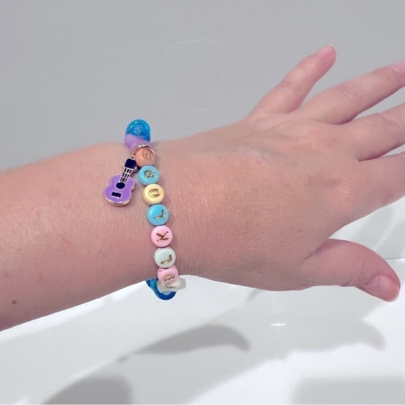 Kandi FOLKLORE glow in the dark stretch friendship bracelet, festival rave - Picture 4 of 6